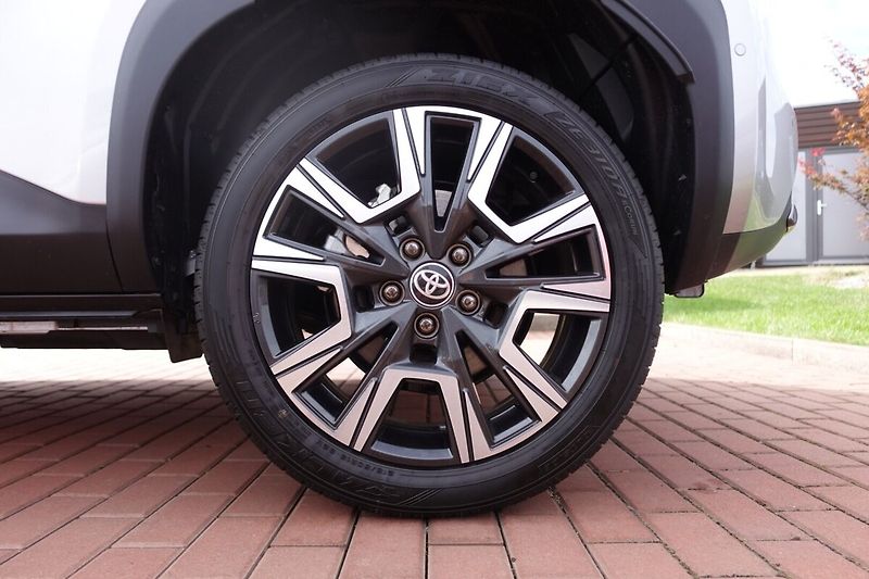 Toyota Yaris Cross 1,5 HEV Executive Tech VIP - fotka 8 z 36