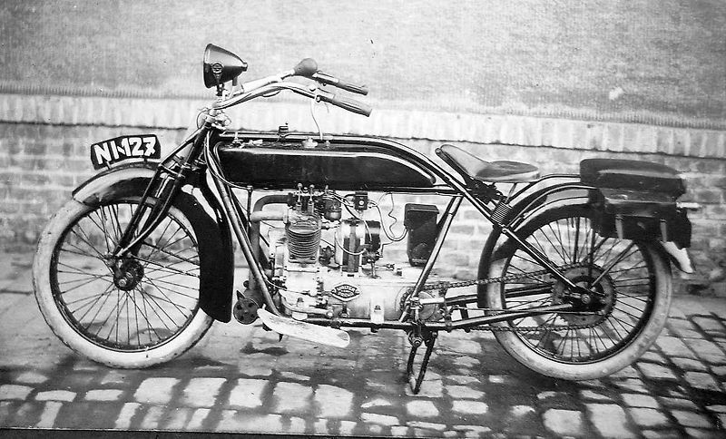Walter WIZ, Knapp - Vojíř (1921-2). Vítězná posádka v závodech do vrchu Zbraslav-Jíloviště v cestovních automobilech do 1600, resp. do 1750 cm3