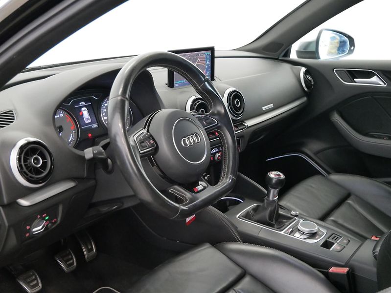 Audi S3 - fotka 14 z 26
