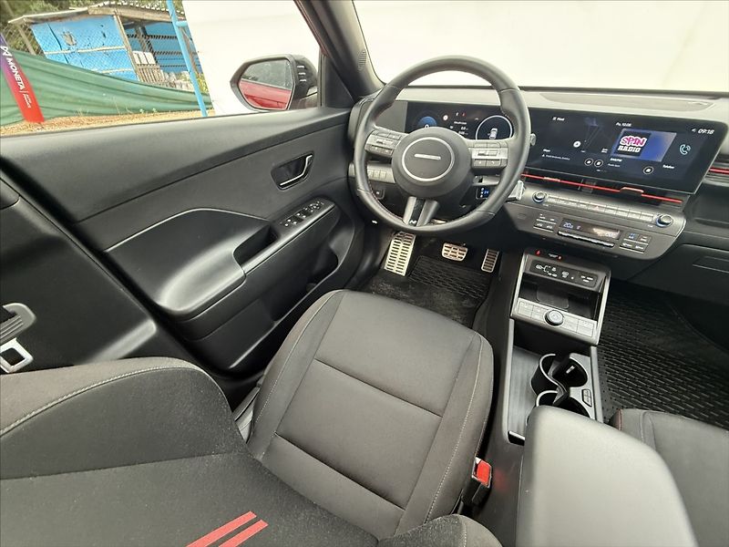 Hyundai Kona 1,6 T-GDI 125kW DCT N-Line 4WD - fotka 13 z 22