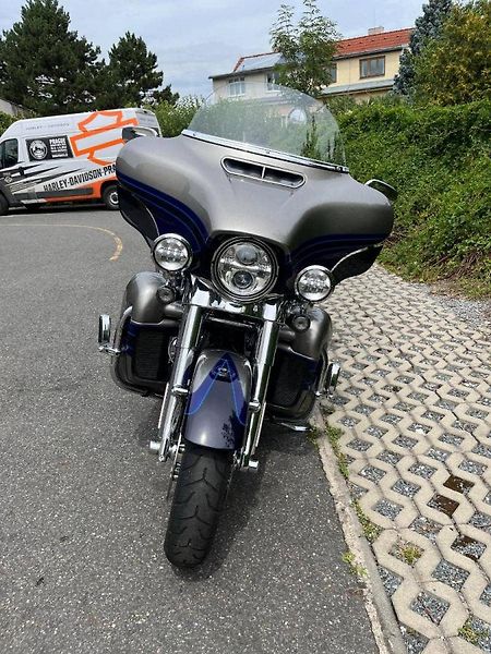 Harley-Davidson FLHTKSE ULTRA LIMITED CVO (2017) AKČNÍ CENA - fotka 7 z 15