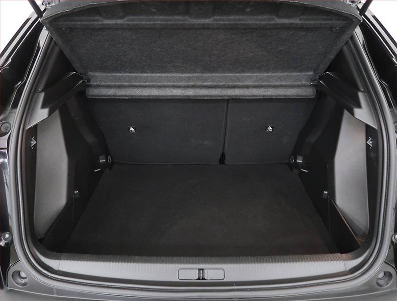 Peugeot 2008 (2025) 1.2 PureTech - fotka 14 z 23