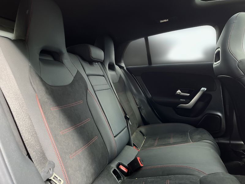 Mercedes-Benz CLA Třída 200 d Shooting Brake AMG - fotka 17 z 17