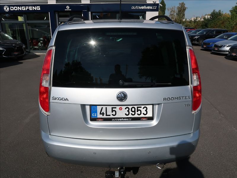 Škoda Roomster 1,2 TSi,63kW,1majČR,klima,tažn - fotka 8 z 22