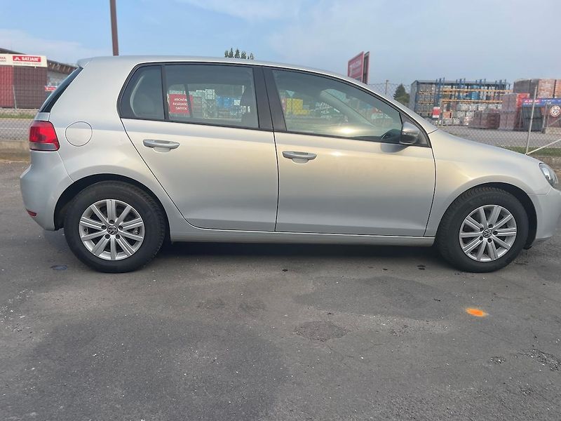 Volkswagen Golf (2010) Volkswagen Golf, 1.6 TDi - fotka 2 z 15