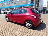 Peugeot 208 1,2 i - náhled 8
