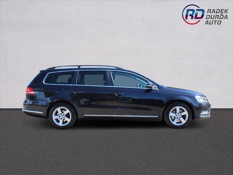 Volkswagen Passat 2,0 TDI  4x4,TAŽNÉ,NAVIGACE - fotka 4 z 29