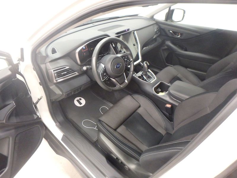 Subaru Outback 2.5i 4WD Active - fotka 10 z 17