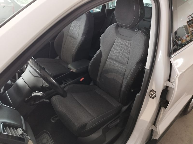 Škoda Karoq (2019) 1,6TDi 85KW DSG LED NAVI ALU - fotka 17 z 34