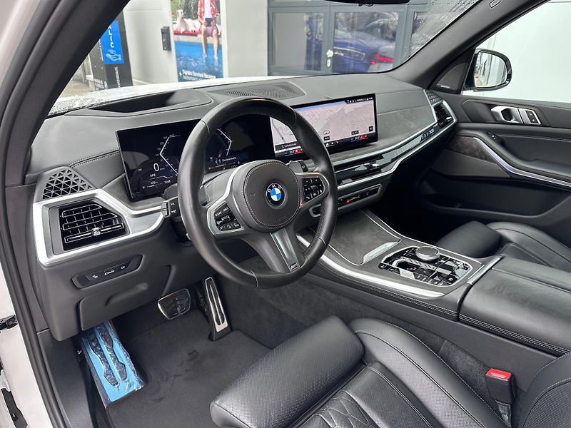 BMW X5 xDrive40d M-Sport PRO - fotka 13 z 33