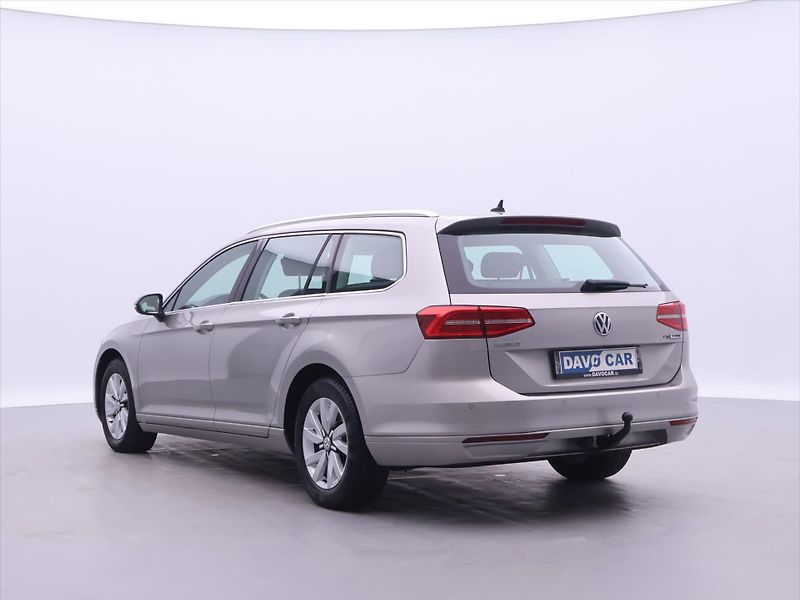 Volkswagen Passat 1,6 TDI Comfortline LED - fotka 5 z 32