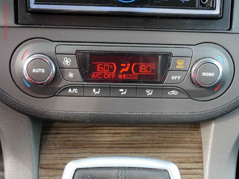 Ford C-MAX (2010) 1.6 TDCi, Klima - fotka 16 z 17