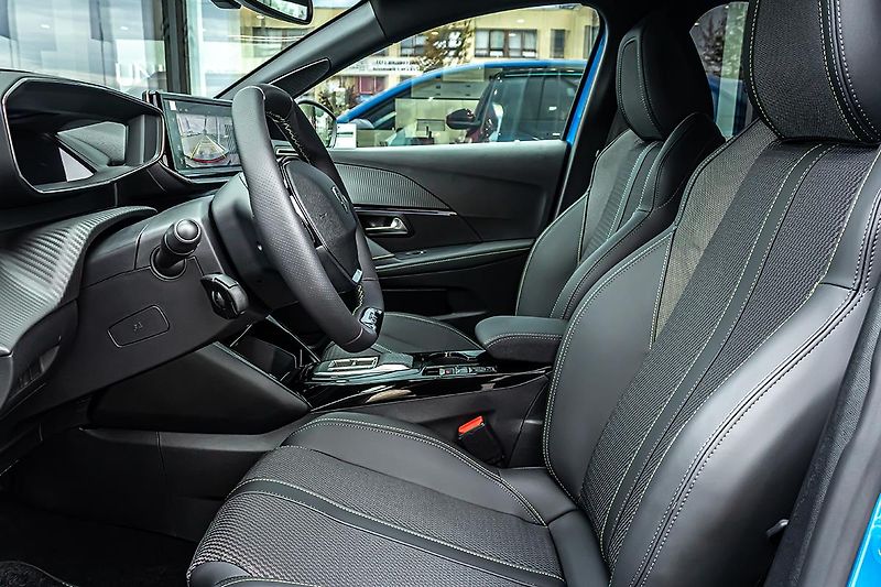 Peugeot 208 (2026) 1,2   GT Hybrid 145 e-DCS6 - fotka 13 z 20