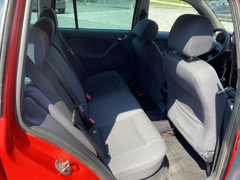 Škoda Octavia 1.6MPI 75kW-1xMAJ.-KLIMATIZACE - fotka 25 z 30