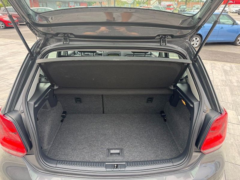 Volkswagen Polo (2011) Comfortline 1,4i 16V 63 Kw - fotka 19 z 28