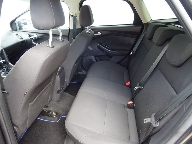 Ford Focus (2018) 1.6i,77kW,NovéČR,s.kn,klima - fotka 17 z 23