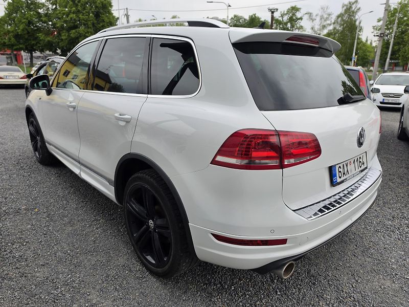 Volkswagen Touareg 3.0 TDI 4Motion R-Line Dyn Aud - fotka 3 z 23
