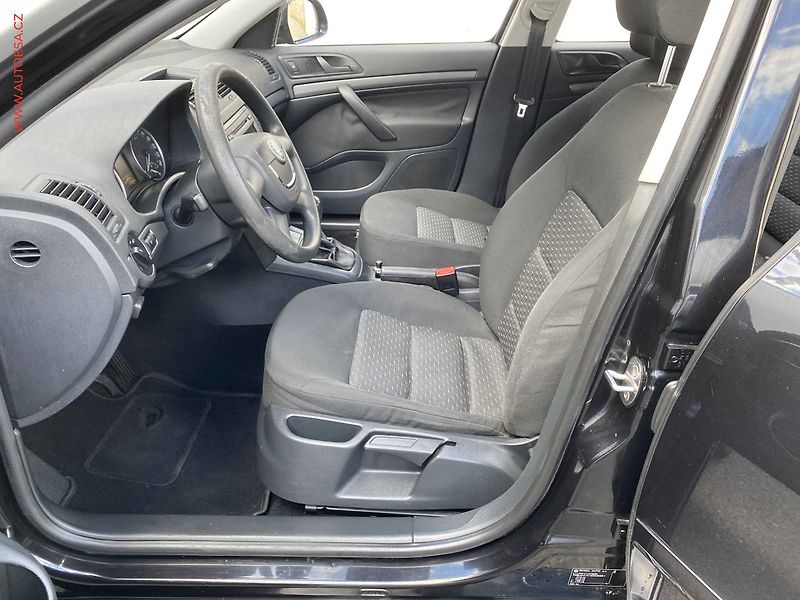 Škoda Octavia (2009) 1.6 i, AC - fotka 9 z 15