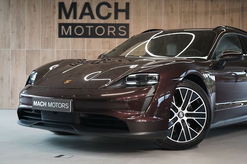 Porsche Taycan Sport Turismo, Pano, Matrix - fotka 2 z 50