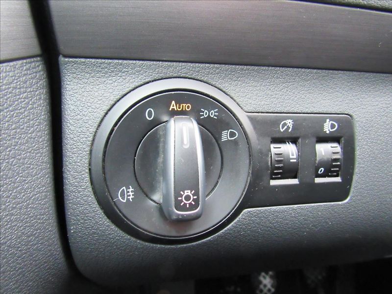 Volkswagen Touran 1,2 TSI 77kW 7 míst - fotka 20 z 25