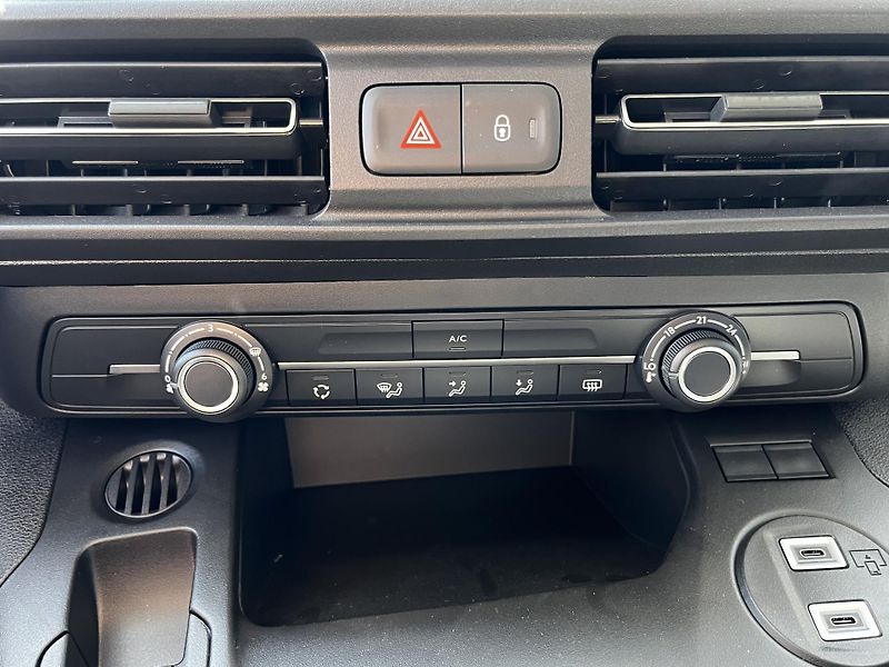 Citroën Berlingo (2026) PLUS Diesel 100k Manual  - fotka 11 z 20