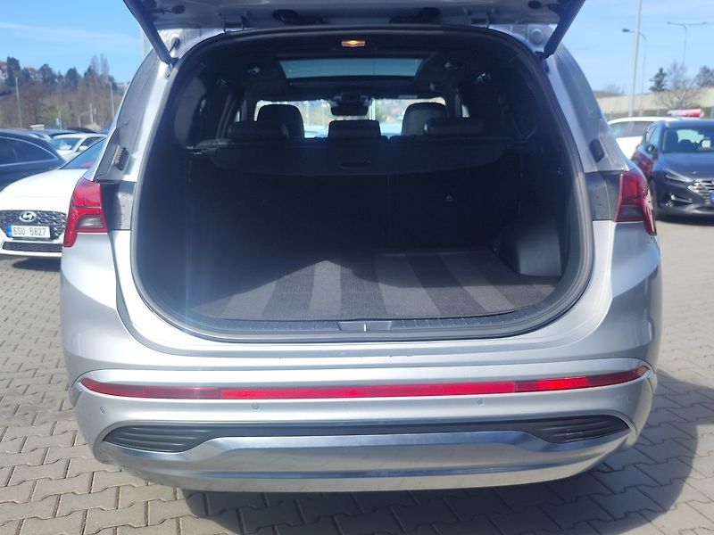 Hyundai Santa Fe 2.2 CRDi/142kW Luxury PNM DCT - fotka 9 z 39