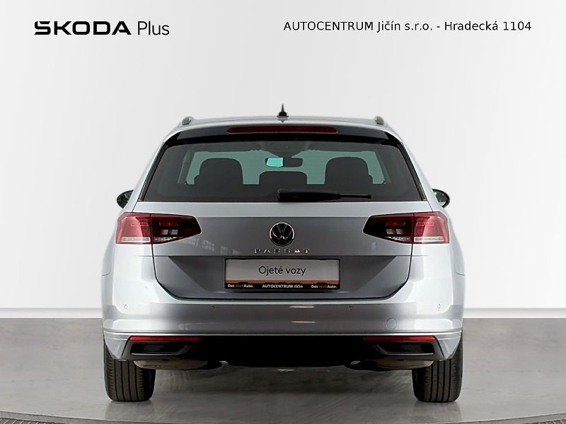 Volkswagen Passat (2023) Business 2.0 TSI 140kW DSG - fotka 6 z 35