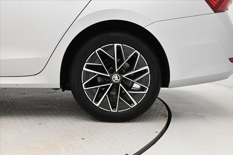 Škoda Octavia 2,0 TDI 110 kW DSG Clever Záru - fotka 30 z 30