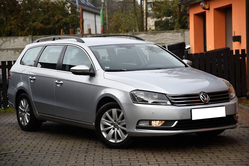 Volkswagen Passat 2.0 TDi CR COMFORTLINE, VÝHŘEV - fotka 1 z 50