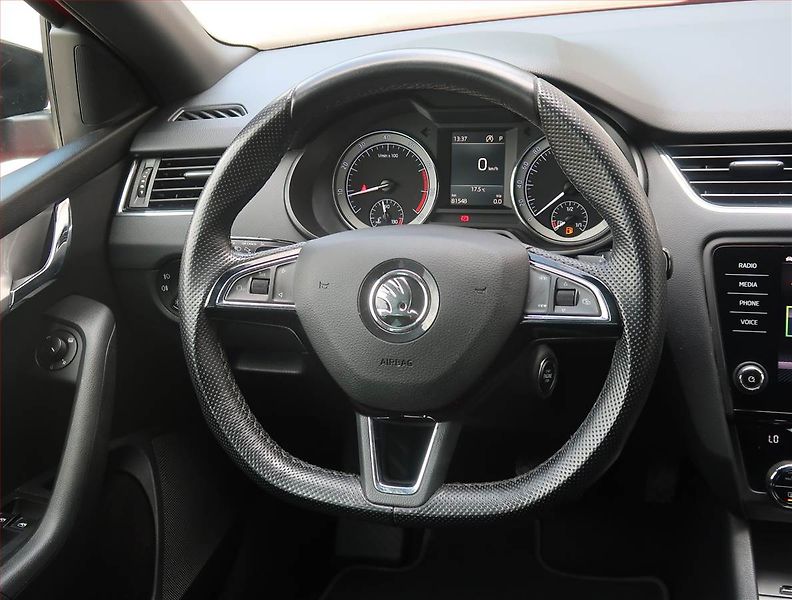 Škoda Octavia (2019) Style Plus 2.0 TSI - fotka 16 z 23