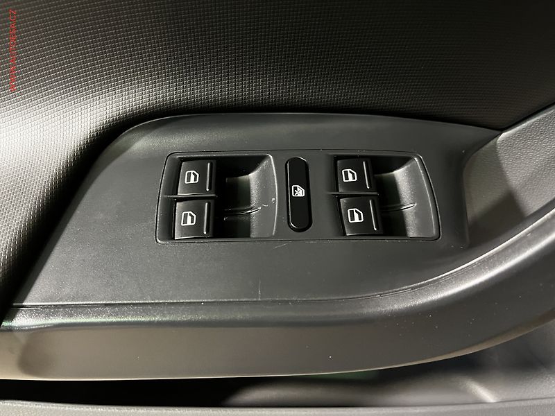 Seat Ibiza (2011) 1.2 TSi, klima, el. okna - fotka 12 z 14