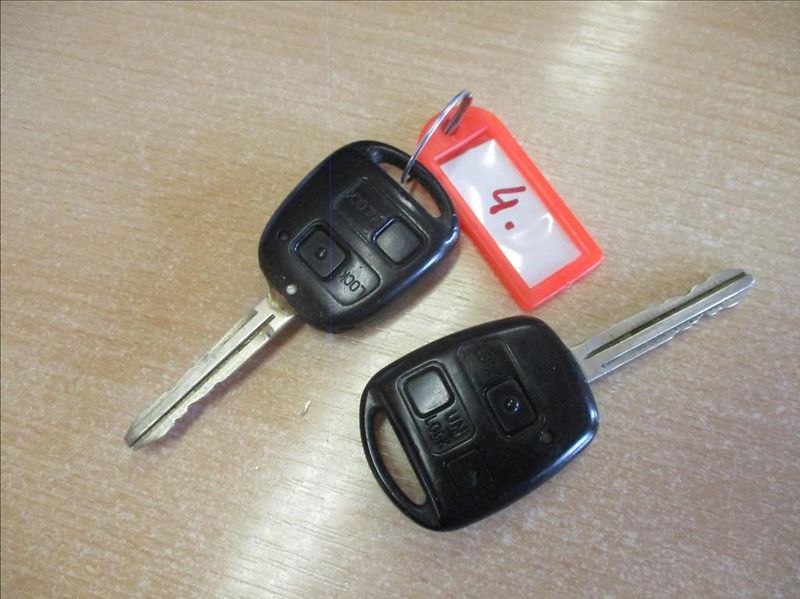 Toyota RAV4 2,0 D4D, klima,4x4,servis,tažn - fotka 30 z 34