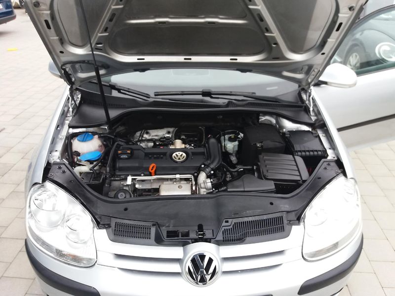 Volkswagen Golf 1.4TSi,DSG,90kW,SERVI.KNÍŽKA - fotka 18 z 21