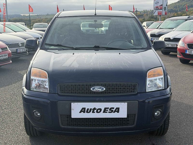 Ford Fusion (2010) 1.4 16V, ČR, AC - fotka 2 z 15