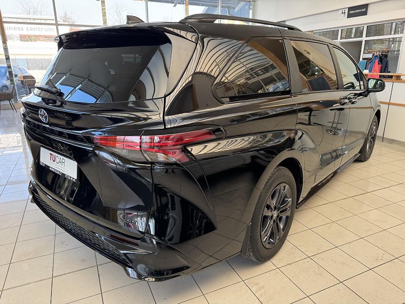 Toyota Sienna XSE 2,5 HEV AWD - fotka 5 z 46