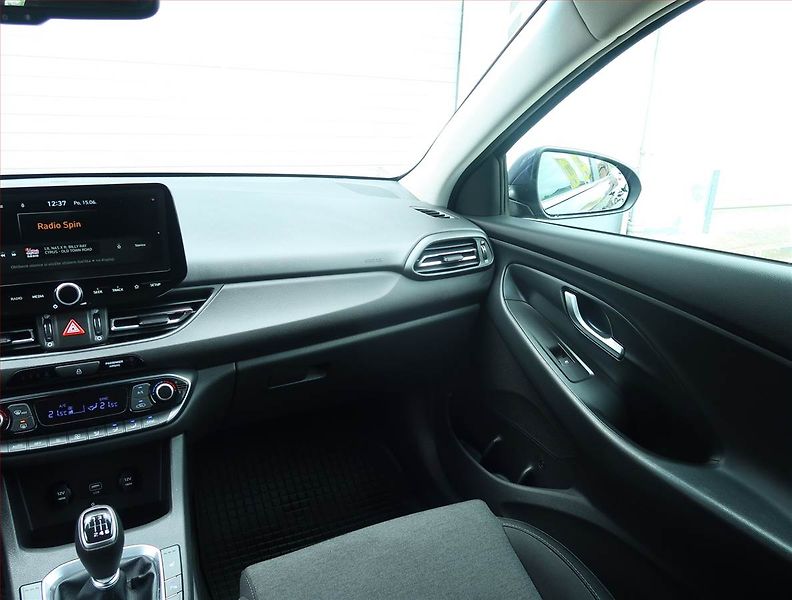 Hyundai i30 (2020) Family 1.5 T-GDI MHEV - fotka 8 z 22