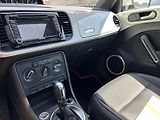 Volkswagen Beetle (2014) 2.0Tdi 103KW DSG 131tis km - náhled 23