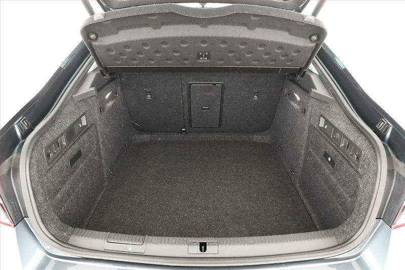 Škoda Superb (2021) 2.0 TDI - fotka 19 z 20