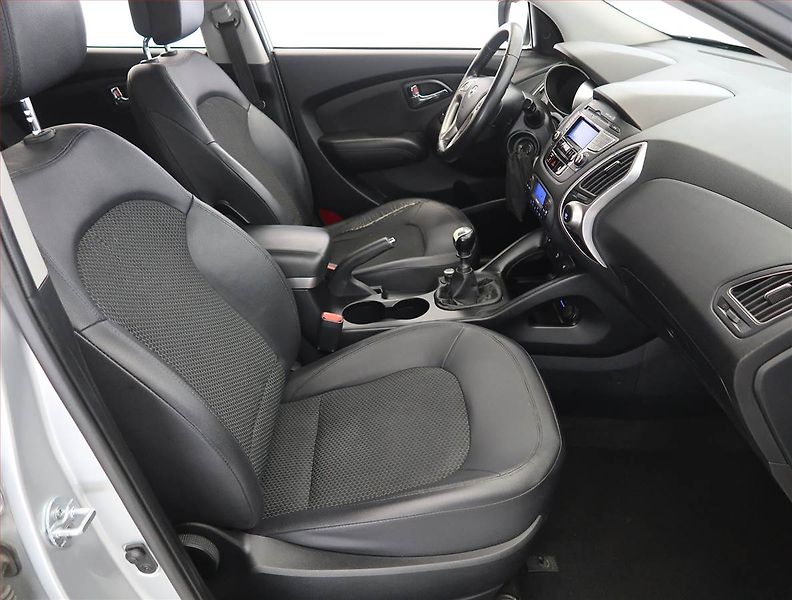 Hyundai ix35 (2012) 1.7 CRDi, Tempomat - fotka 9 z 18
