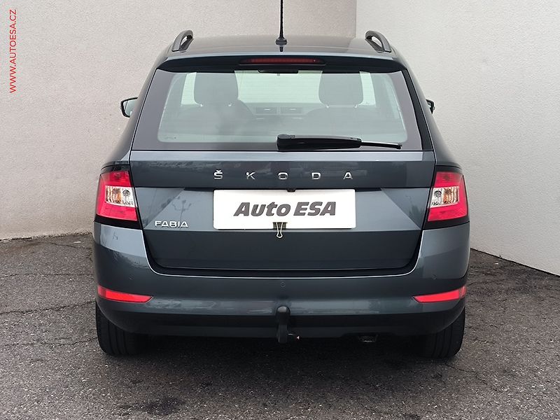 Škoda Fabia (2021) 1.0 TSI, Ambition, TZ, kamera - fotka 5 z 21