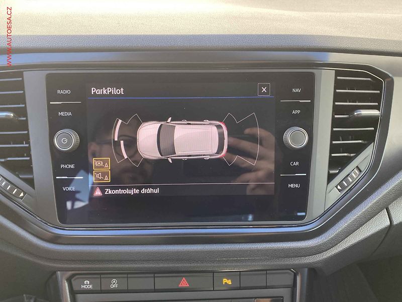 Volkswagen T-Roc (2018) 1.0 TSi, Trendline, navi - fotka 17 z 18