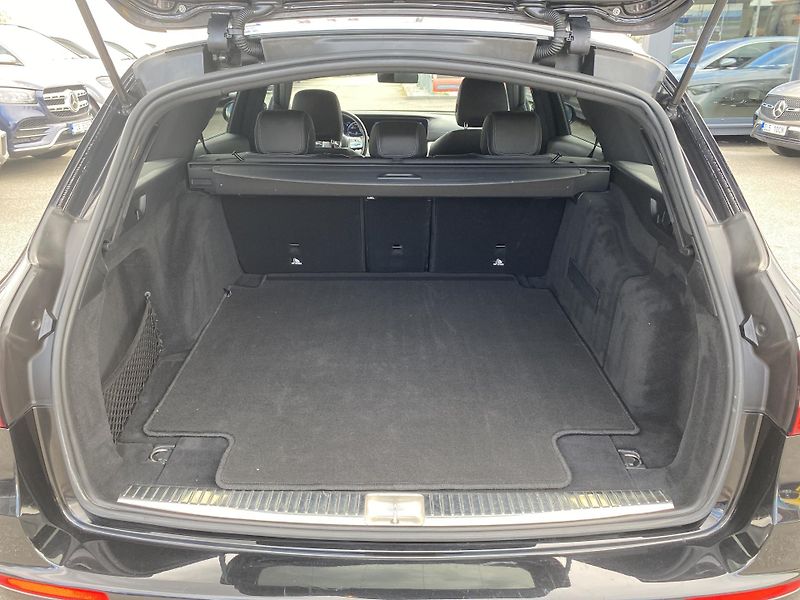 Mercedes-Benz Třídy E E 220d 4M AMG - fotka 16 z 27