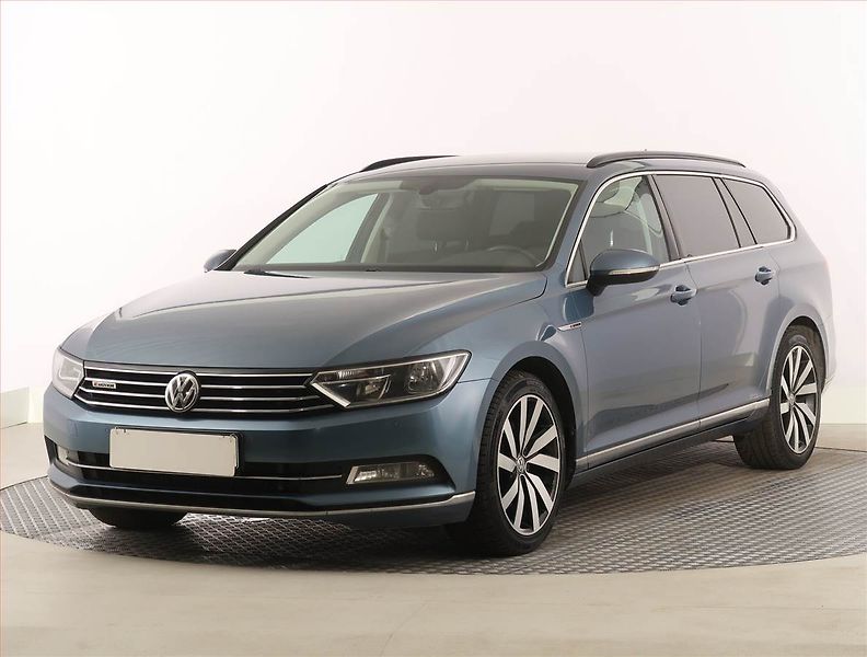 Volkswagen Passat (2018) 2.0 TDI, 4X4, Automat - fotka 2 z 20