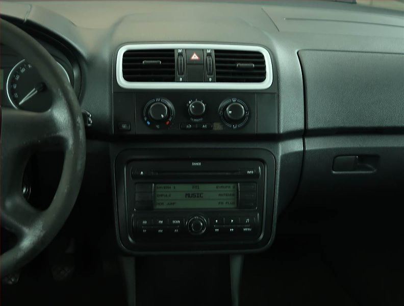 Škoda Roomster (2008) 1.4 16V, po STK, jezdí výborně - fotka 12 z 15