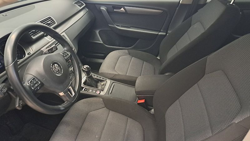 Volkswagen Passat (2012) VARIANT CL 2,0 TDI BMT 6G - fotka 10 z 23