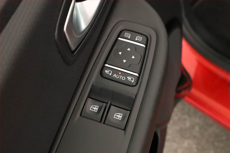 Renault Clio (2017) Alize 0.9 TCe, Serv.kniha - fotka 14 z 14