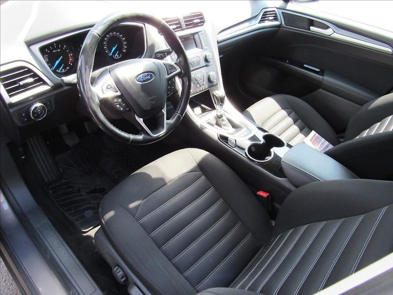 Ford Mondeo 1,6 TDCi 85kW - fotka 9 z 32
