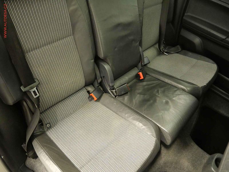 Škoda Roomster (2006) 1.4i, Panor, AC - fotka 12 z 19