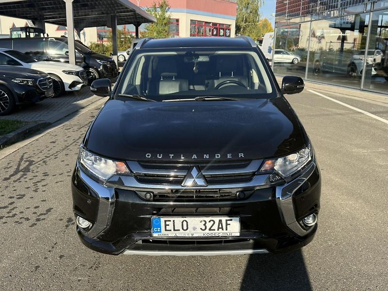 Mitsubishi Outlander (2017) - fotka 3 z 37