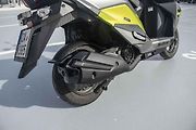 Motor o objemu 124 kubických centimetrů poskytuje výkon necelých 9 koní.